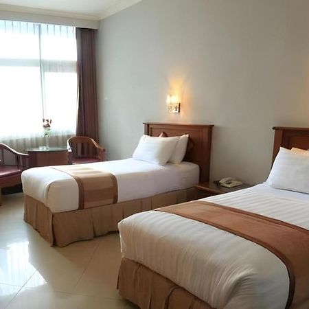 Hotel Tarakan Plaza Exterior foto