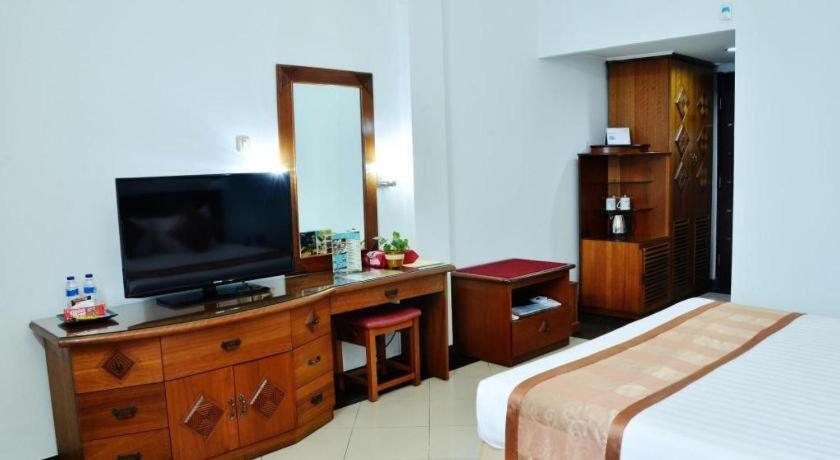 Hotel Tarakan Plaza Exterior foto